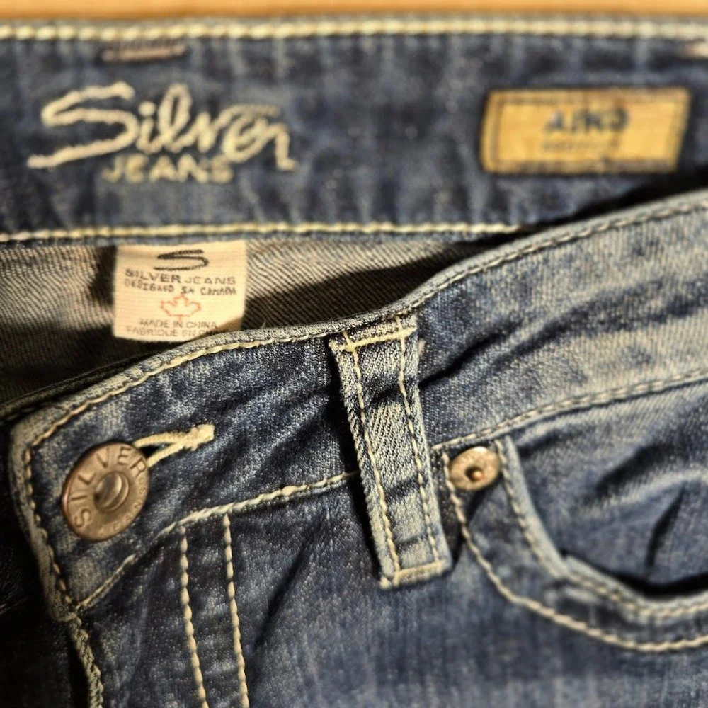 Silver Jeans Co Aiko Mid Rise Bootcut Dark Wash Whiskered Womens Size 27x30  845